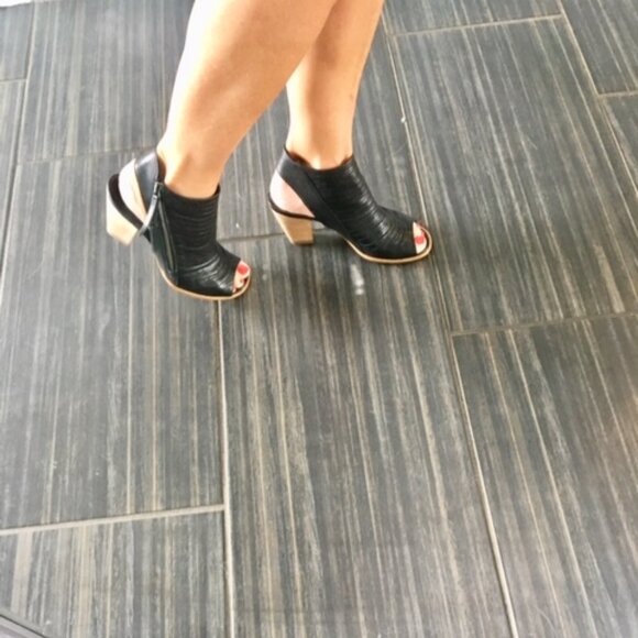 Paul Green Cayanne black leather shooties size 4.5 (7 us) - Picture 13 of 16